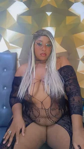 HannyMansonh Curvy girl for you Pic 6