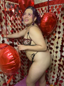Lucy_art Surrounded by hearts, come and give me love ❤️ Immagine  5