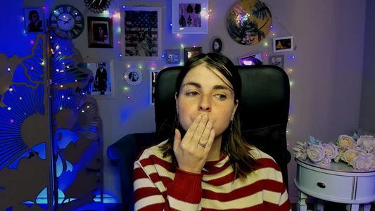 MartaEdams ❝ Do you believe in Santa Claus? — There will be so many Santa Clauses on the streets tomorrow Immagine 