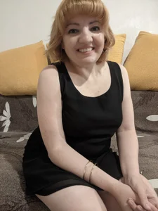 stefanyharper16 lady in black mini Bilde 9