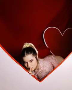 aniushka Public Pic 3