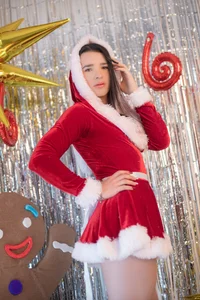 elafranco_ Miss Claus is here 🤶🏼 صورة واحدة|elafranco_ Miss Claus is here 🤶🏼 صورتان|elafranco_ Miss Claus is here 🤶🏼  5 صور|elafranco_ Miss Claus is here 🤶🏼  5 صورة