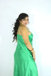 YUSELFI_ROSS_ Emerald Beauty Pic 5