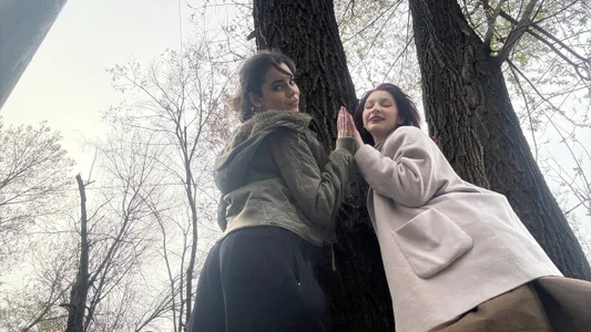 TameshaBetschart Photos from walks  2টি ছবি