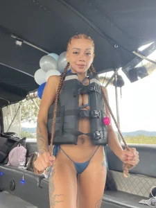 Sassha_ferrer Good vibes 😎💋🔥 Immagine  5