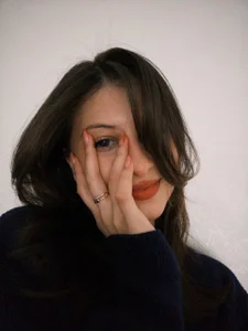 LouiseChavez professional overthinker Foto 4