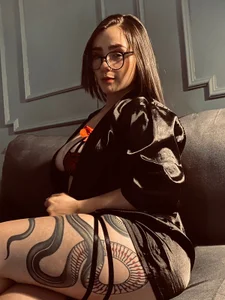 SarahRhodes_: Damsel ( 5 фото)