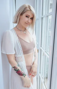 Nancyfancyy kisses Pic 2