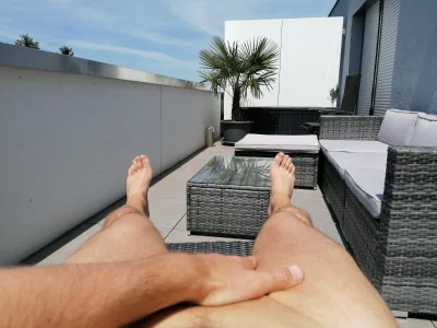 Two2Faces Public Foto 8