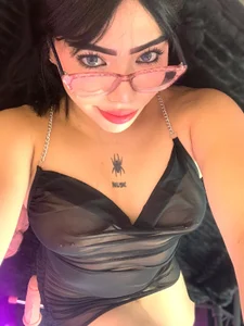 MiluVegaa_ you like my black hair Billede 2