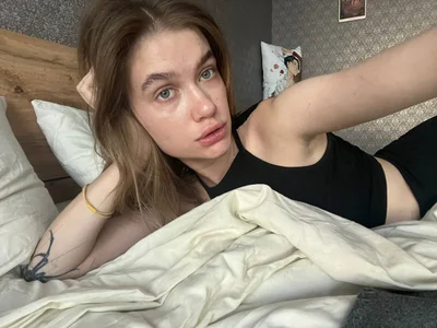 AnacondaOn I'm in your bed. what do you do?💏🛏️ Pic 3