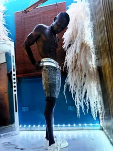 calvin_soussaaの🔥 Temptation is etched in every muscle… do you dare to take a closer look at me?の枚の写真