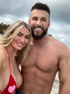 Alyssa_rhoadesのTogetherの 9枚の写真