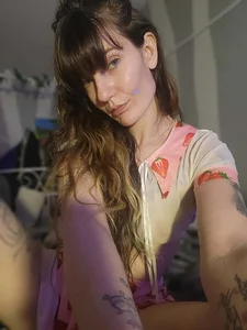 YourFavCanadianMILF's photo