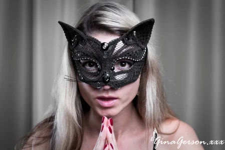 Gina_Gerson's CatWoman Sex Photo 1
