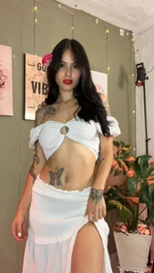 carolinerousev Public Foto 3