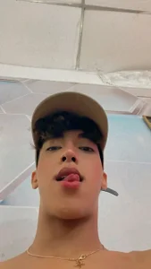 Pleasure_boys_hot kullanıcısının Kloe 💋🔥 albümü -  4 fotoğraf