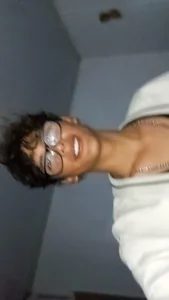 d3rke_666 Hello  3. fénykép