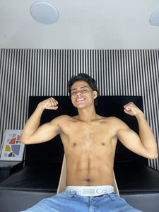 David 🖤 de Enma_And_David  8 Imagens