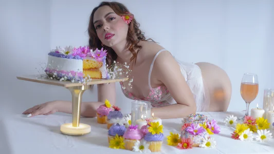 RoseWillsson 🎉🄷🄱🄳 🅃🄾 🄼🄴👑 Pic 4