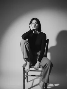 IleanaPishko Dancing in Shadows Poză