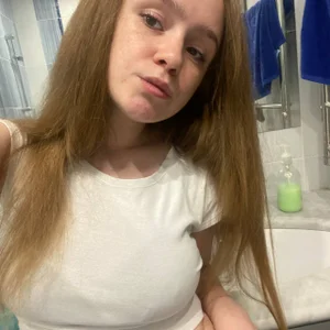 RebbeccaKhela No makeup, just me 💕 Pic 3