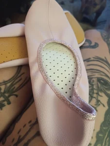 Astrid-Gilbert Auch zu bekommen.. getrage Wäsche.. Fingernägel Fußnägel Schläppchen Gummistiefel und vieles mehr.Ns Bilde