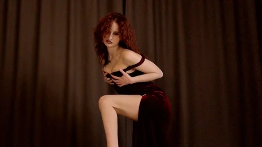 RedWingsAir my favorite dress. imagine taking it off me, darling Foto 7