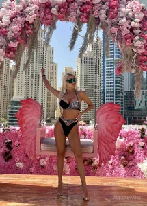 AlexaFaye Which one is your favorite ? :p Pic 8