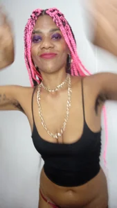 BiancaCox Hairy Bianca🤎  4টি ছবি