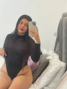 ViolettaRousee_ Long-sleeved black bodysuit Fotka