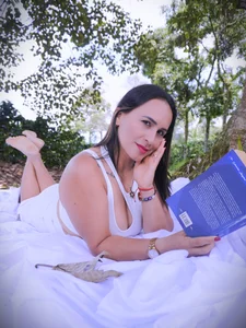 Sara_Charmy move in nature Pic 3