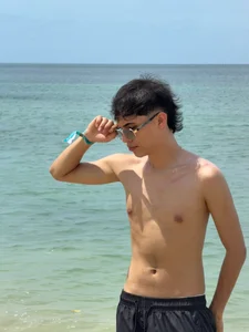 AronTawers 🔥Heat, sun and wet skin🔥 Pic 3
