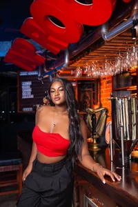 Noa_Adams 𝐀 𝐃𝐑𝐈𝐍𝐊 𝐓𝐎𝐆𝐄𝐓𝐇𝐄𝐑?🍸 Pic 9