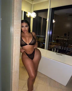 Its_Sienna Public Pic 3