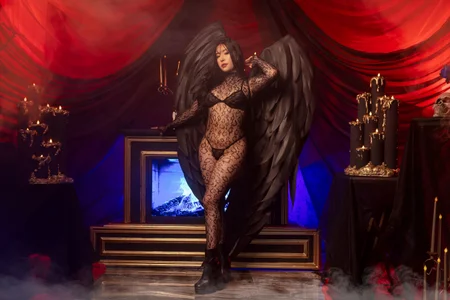 SarahMiler_ Black Feathers’ Lust 🌑🖤 Pic