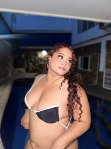alana-silva 💖👙 Little bikini, big smile... are you coming to keep me company? ☀️😉 Pic 3