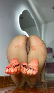 Hana_Boston Jelly on my feet Pic 3