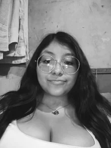 Hi guys, nice to meet you, my name is Mia de Mia-Quintero  2 Imagens