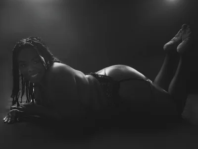 EbonyHenner Public Billede 4