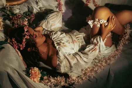 AlanaJones1 Flower goddess🌷 Pic 4