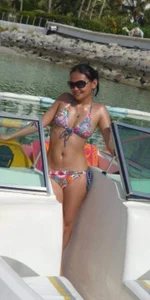 Kisses-13 Public Pic 3