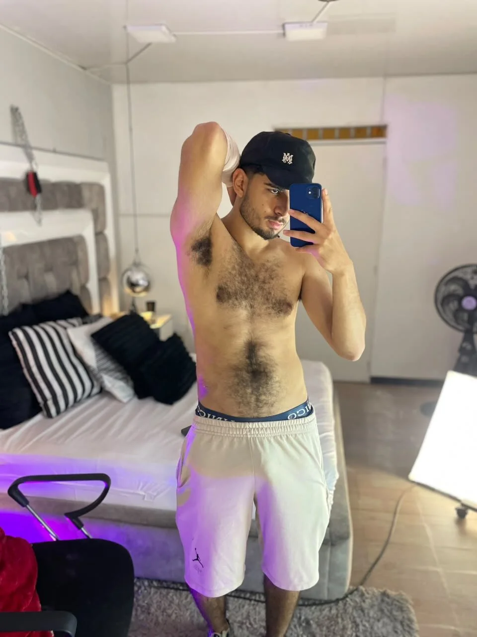 صور LucasThomson_ الرائجة  6993