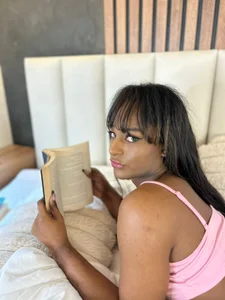 nahomi_campbell 📚INTIMATE READINGS Pic 3