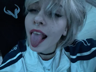 ))) od Cassi_Stonem  snímek