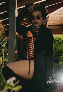 tsviolett The black lady Pic 4