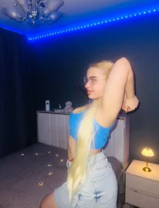 angelic_coy Public Pic