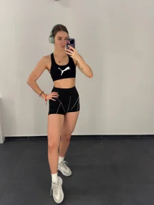 Mia_Luxes Public Gambar