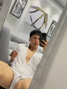 Logan_smith1 with long sleeve T-shirt ? Pic 2