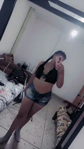 Ashleypeliroja Public Pic 8